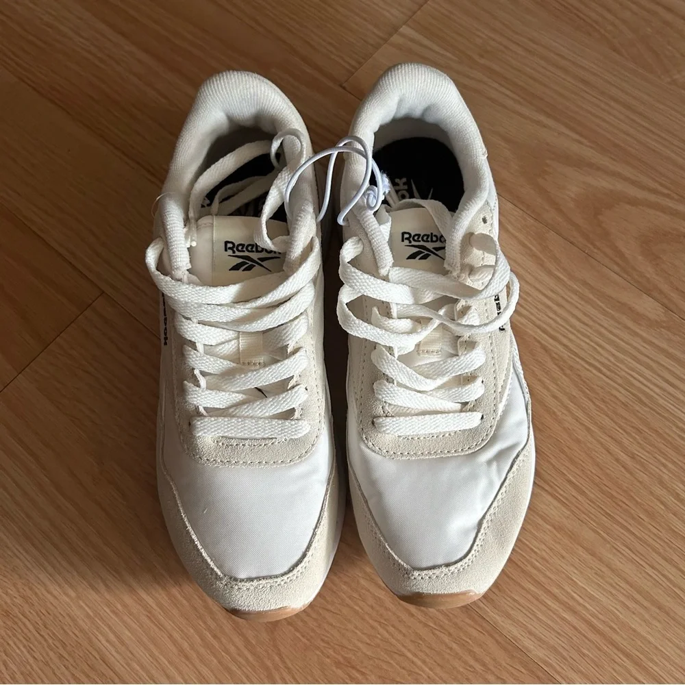 NEW Reebok Classic Harman Beige Crème Sneakers Women’s 6